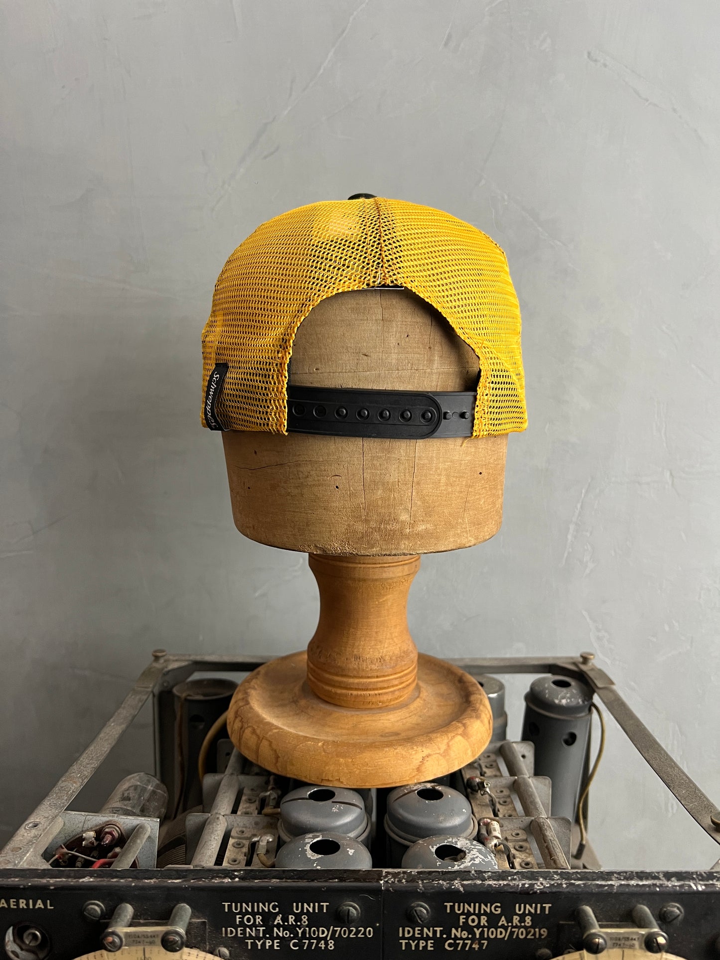 Schweppes Iconic Tonic Full Mesh Cap