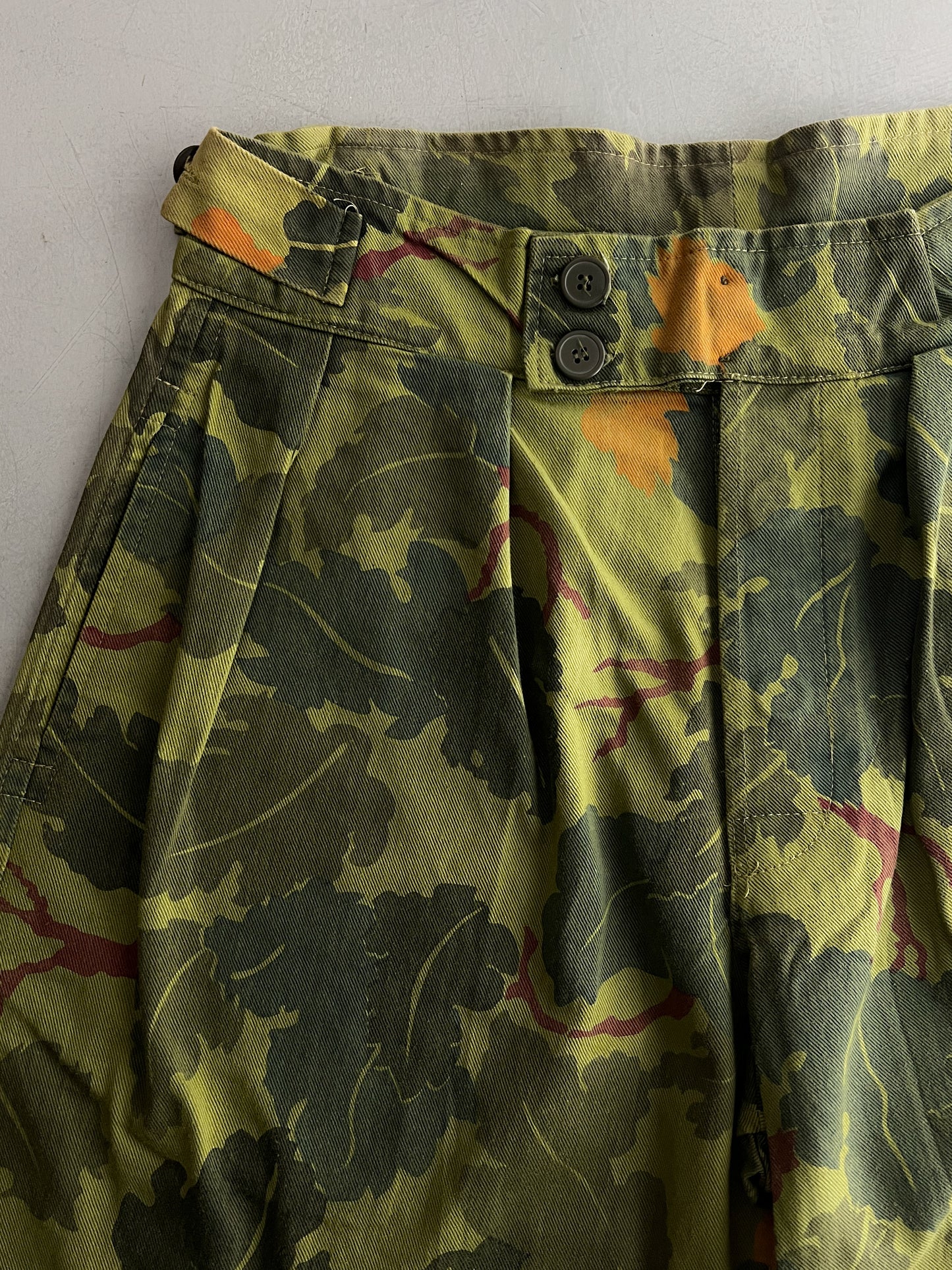 Pleated Mitchell Camo Shorts [34”]