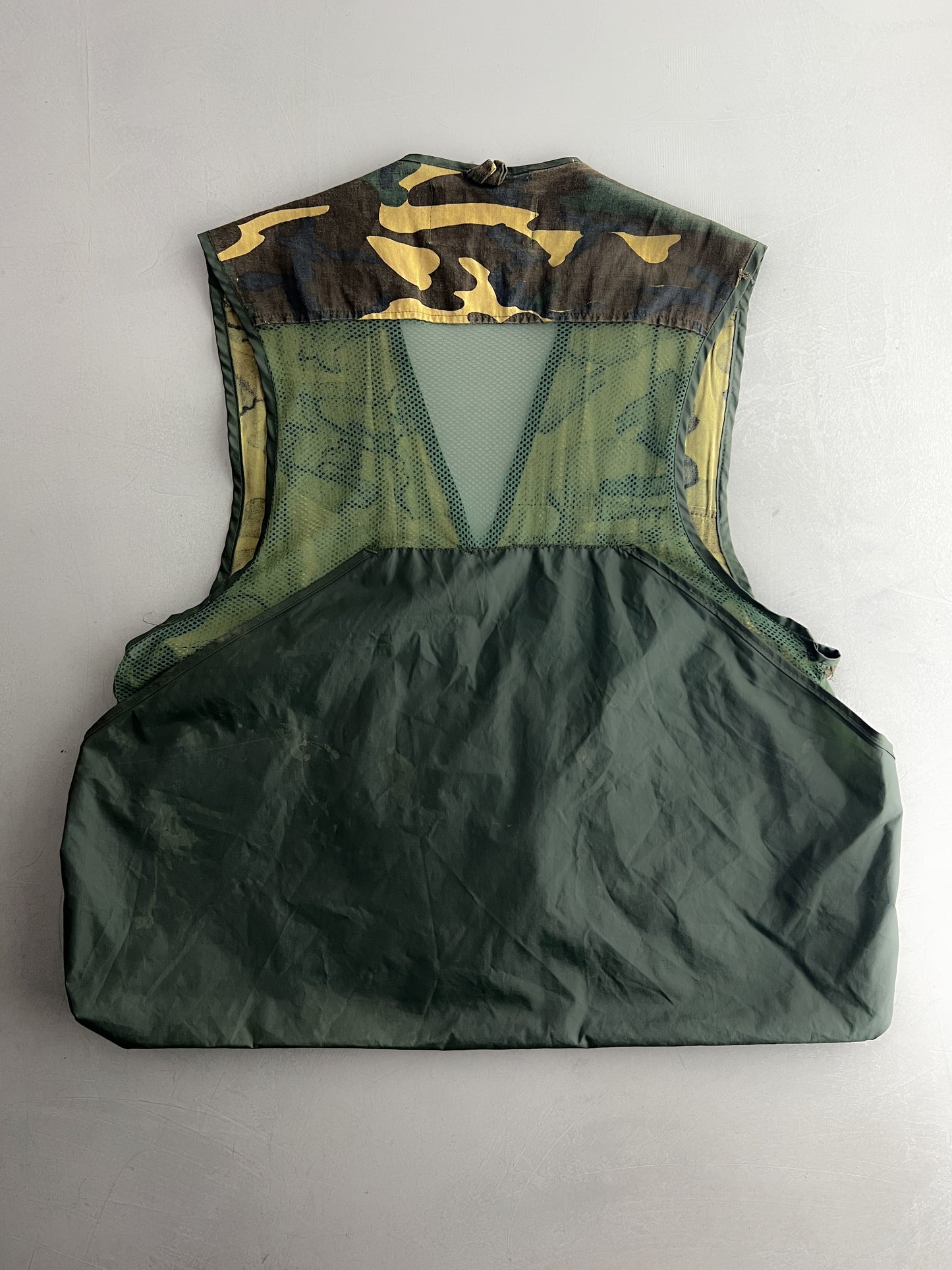 Duck Bay Camo Hunting Vest [L]