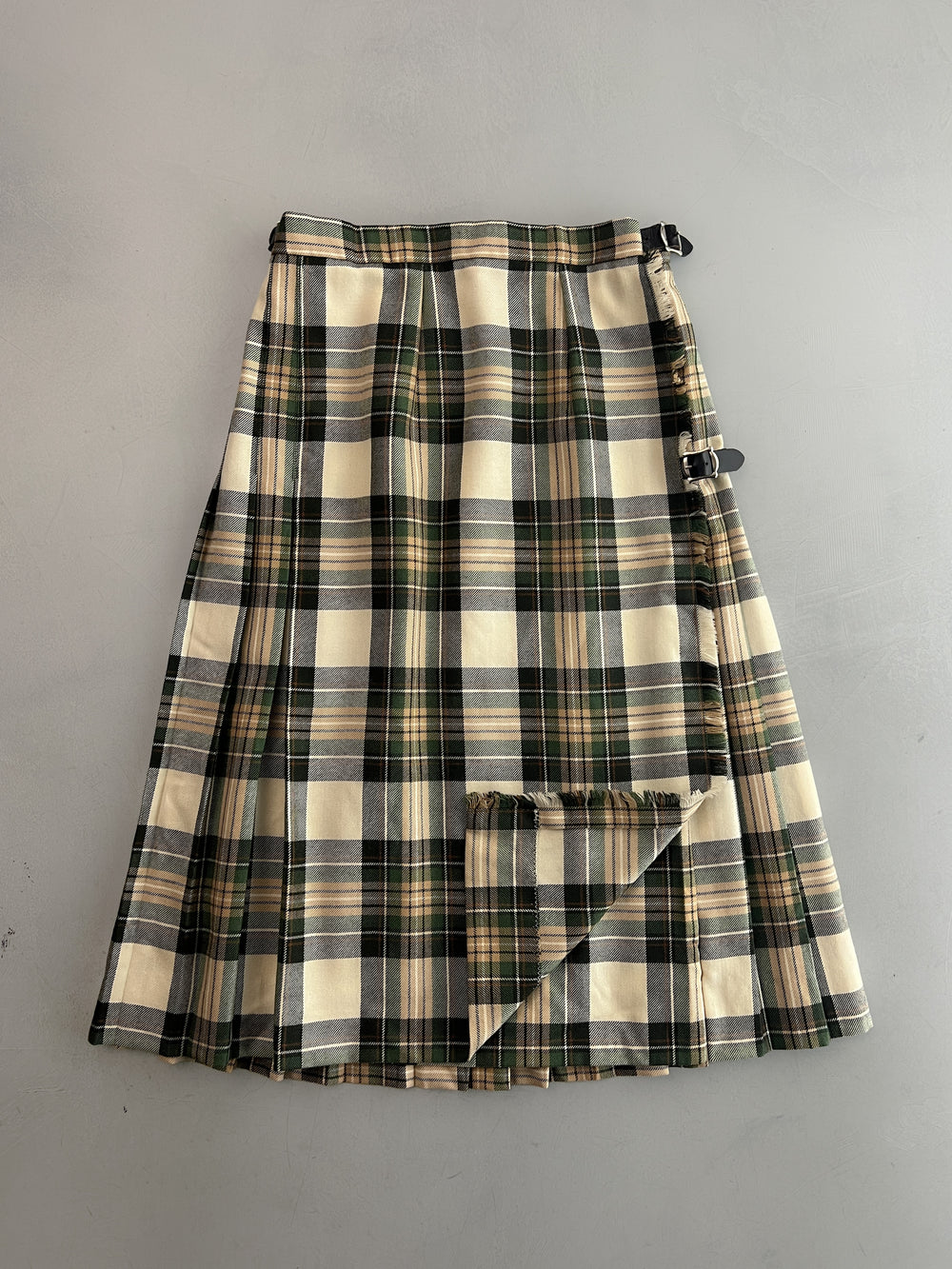 British Wool Kilt [27']