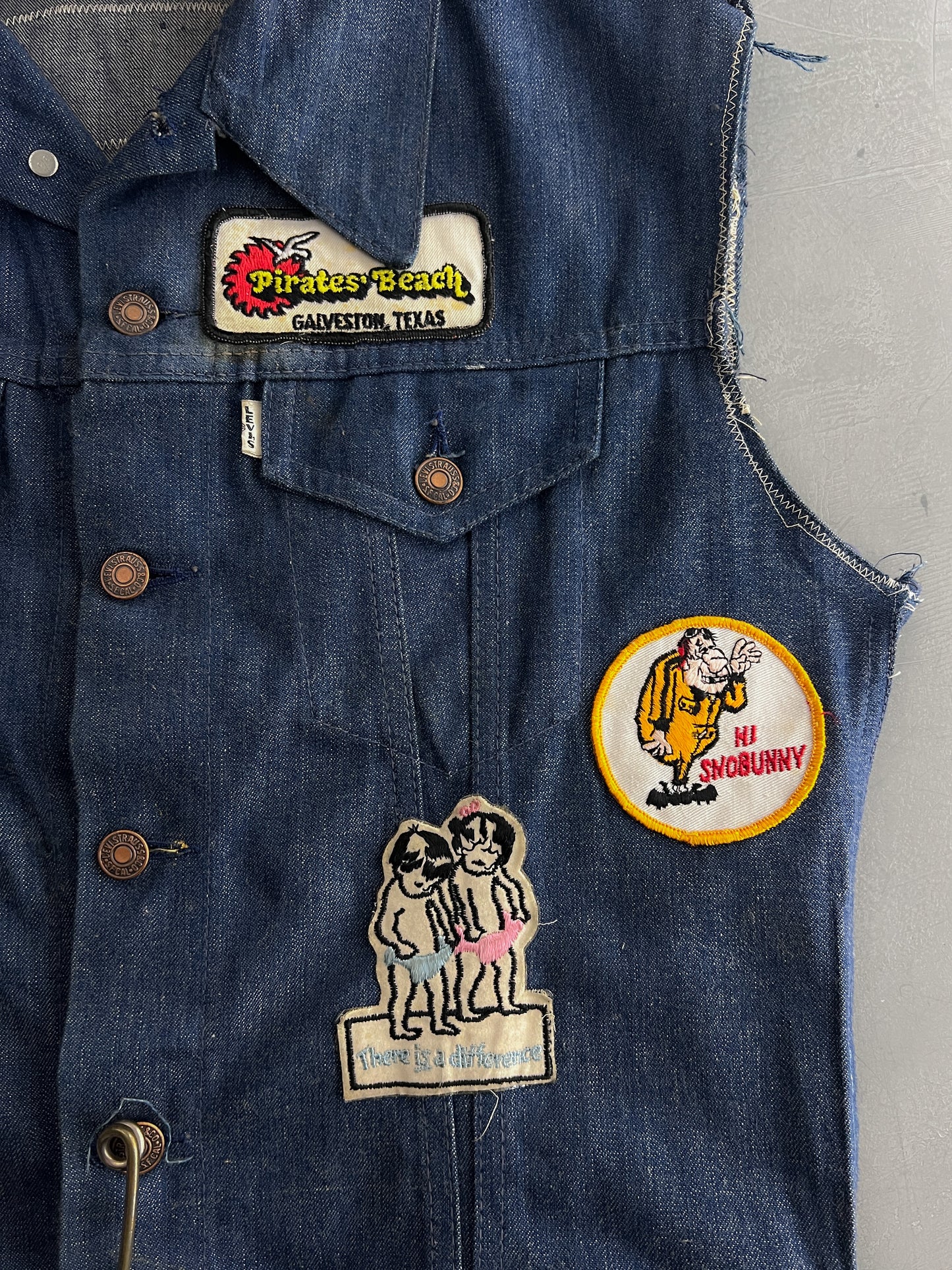 1970's Levis Big E Slim Fit "Night Riders" Motorcycle Club Vest [M/L]