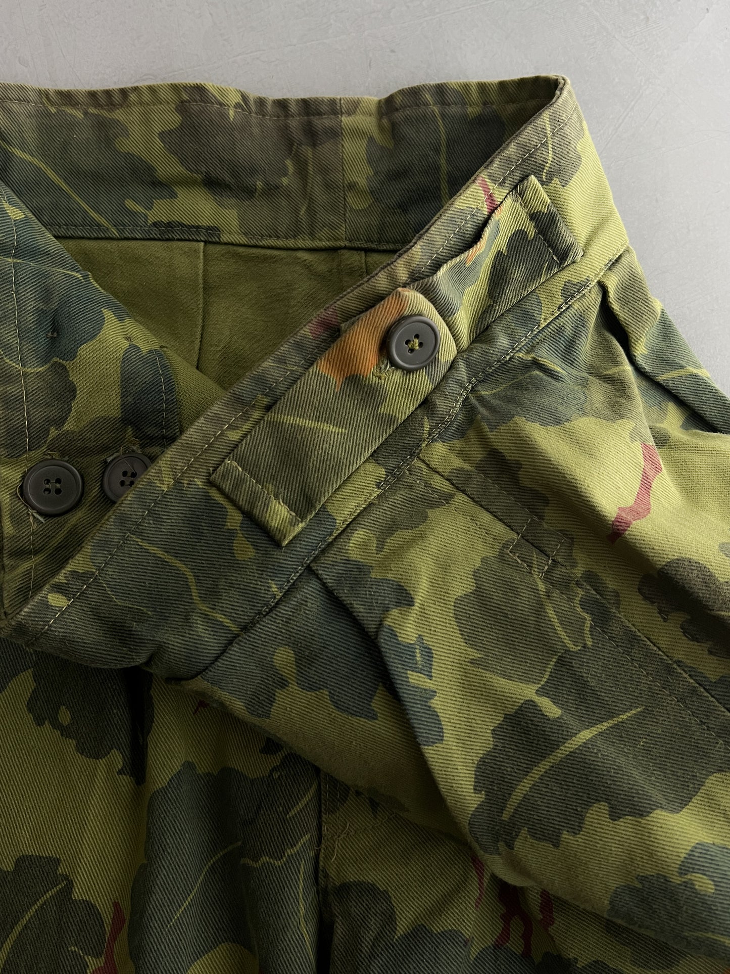 Pleated Mitchell Camo Shorts [34”]