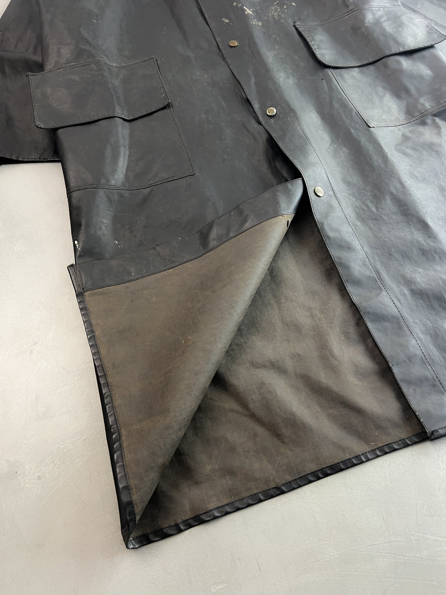 Rubberised Aus Made Raincoat [L]