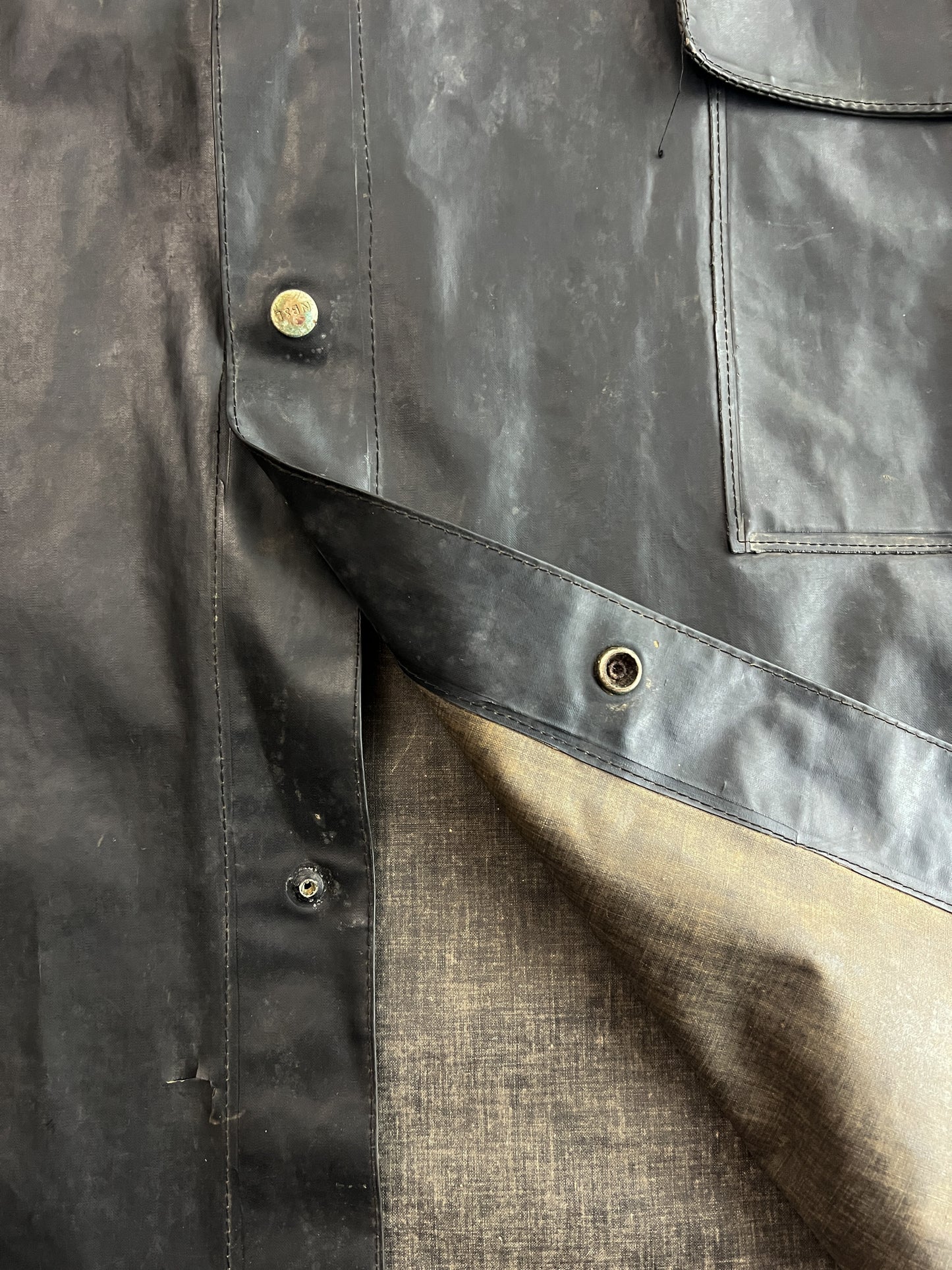 Rubberised Aus Made Raincoat [L]