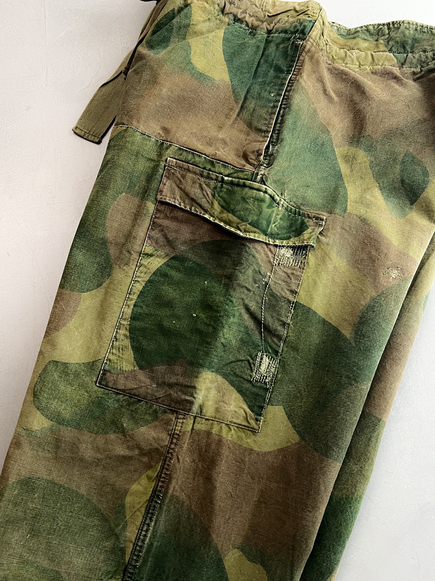 1950's Belgian Brushstroke Camo Pants [34"]