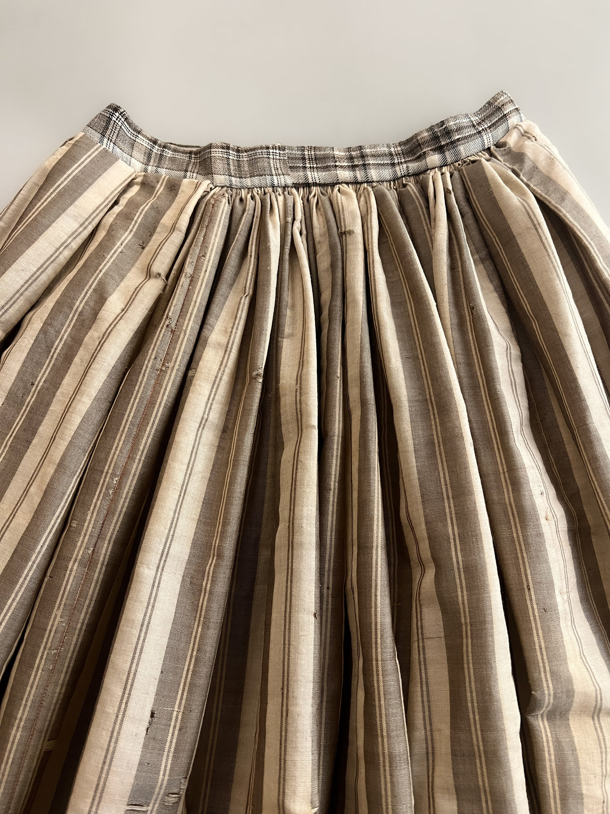 Late 1800's British Raw Silk Skirt [26"]