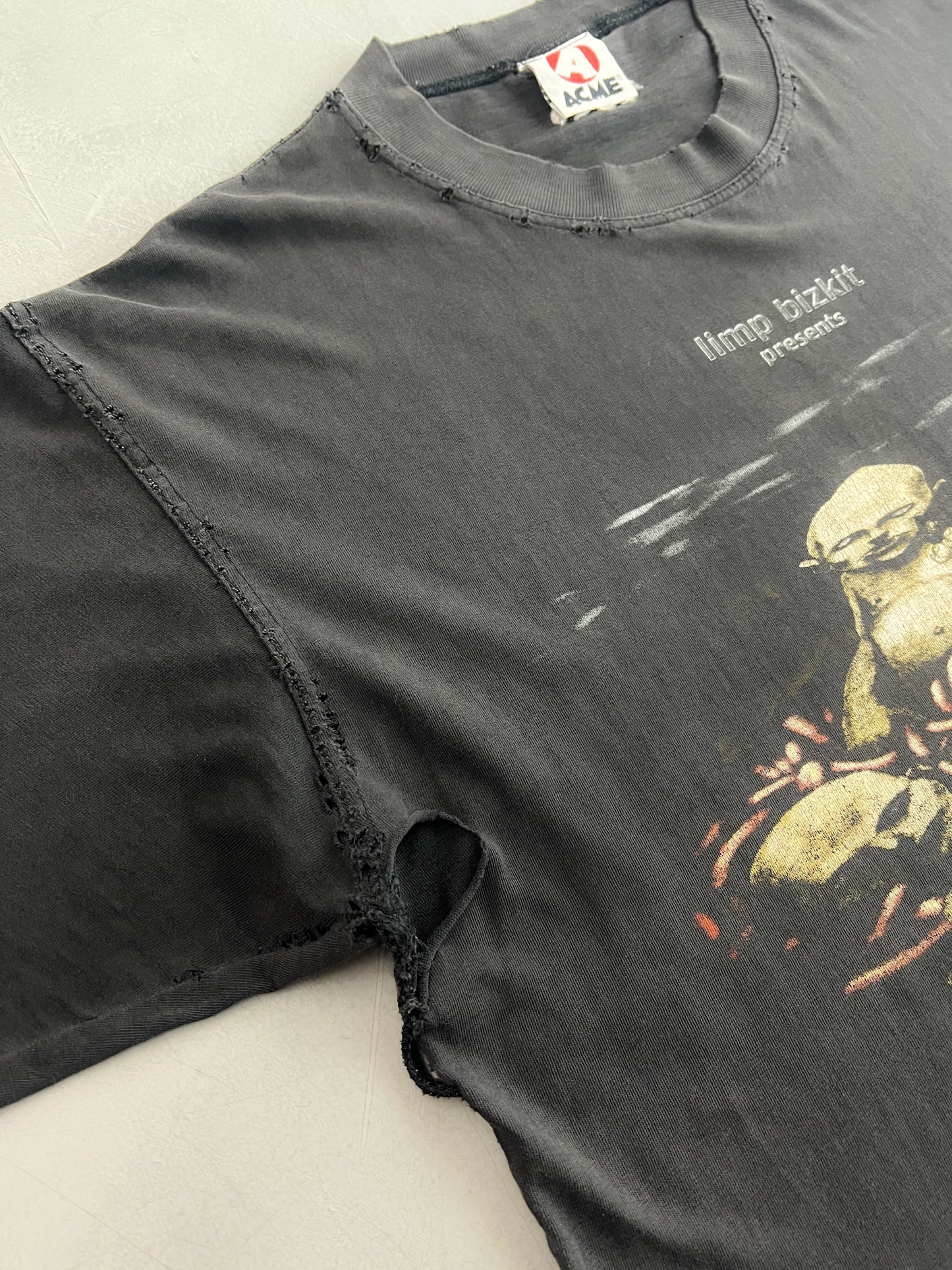 '01 Thrashed Limp Bizkit Chocolate Starfish In Hotdog Flavoured Water Tour Tee [XL]