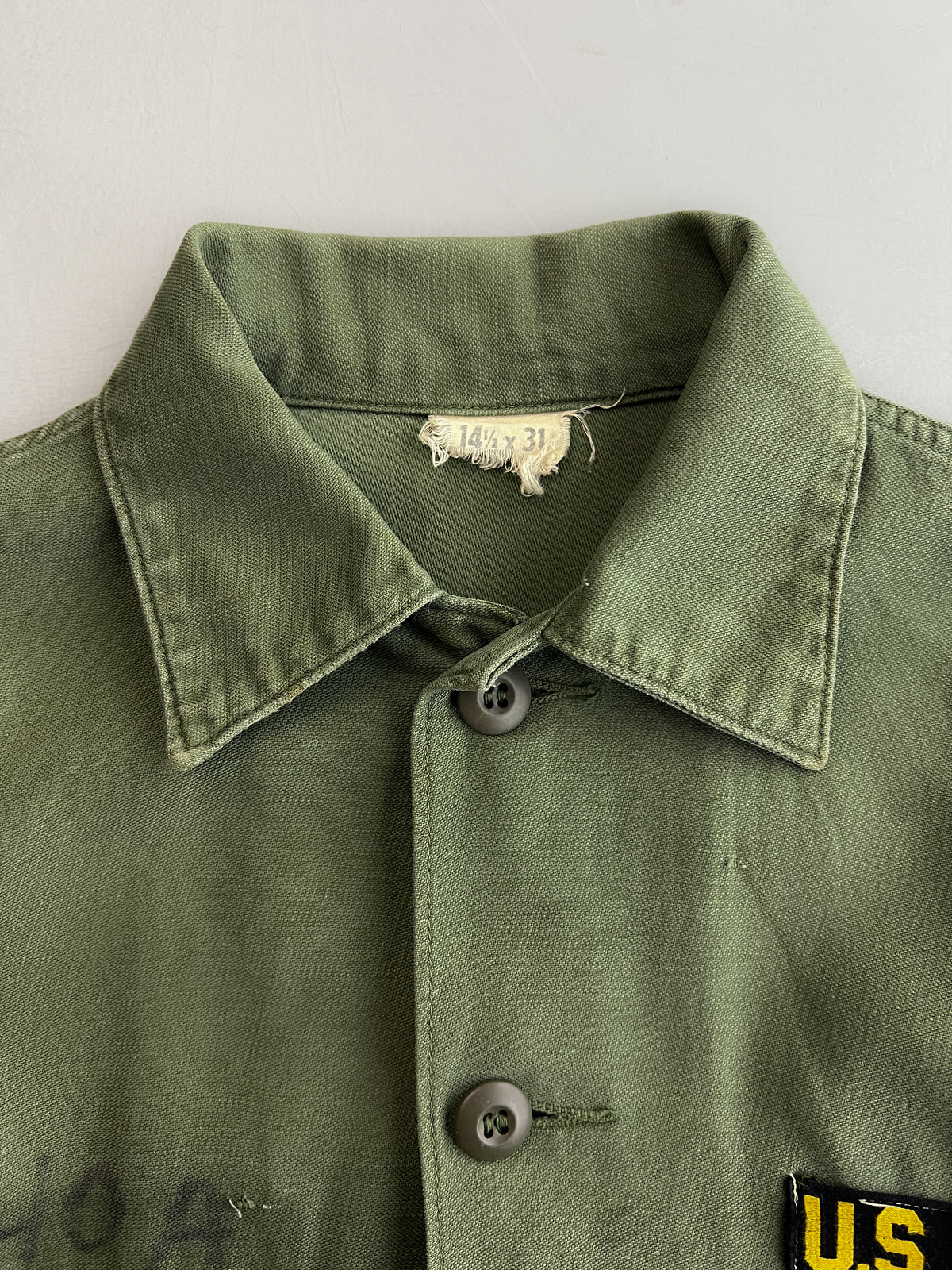 1960s U.S. Army OG-107 Utility Shirt w 196th Infantry Brigade
[M]