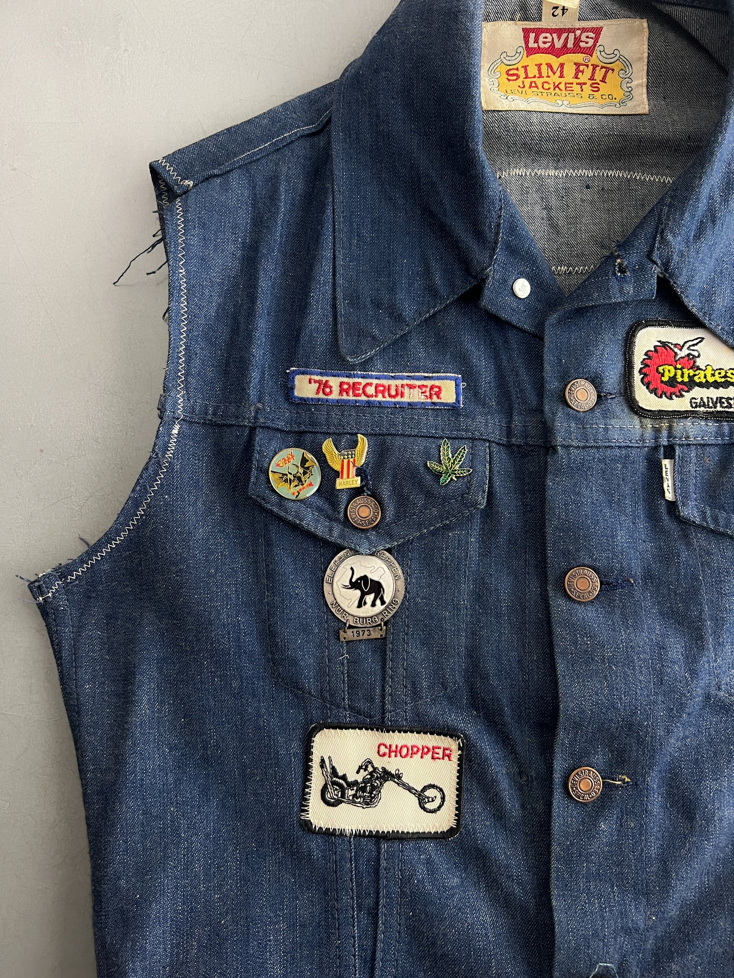1970's Levis Big E Slim Fit "Night Riders" Motorcycle Club Vest [M/L]