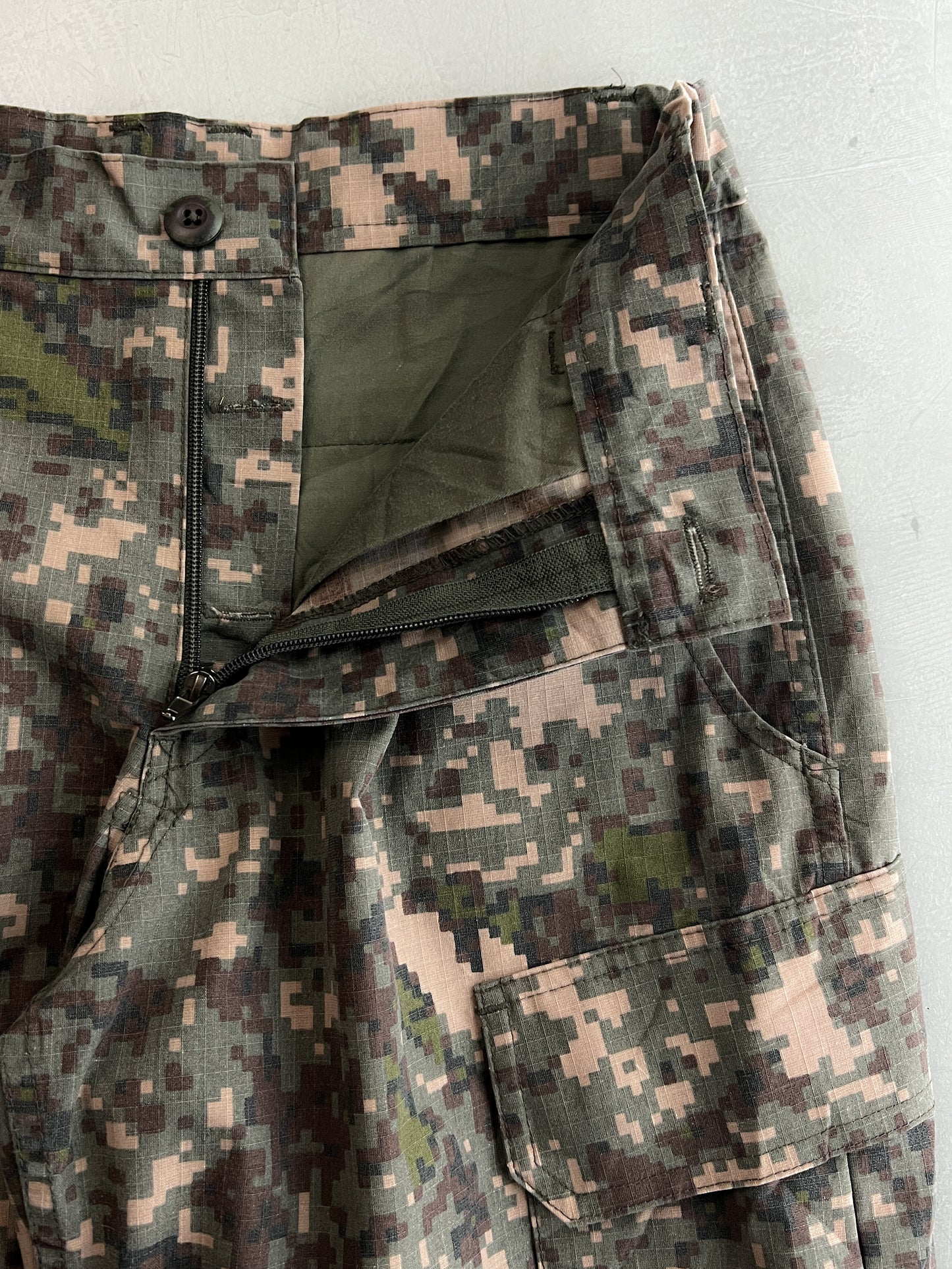 Digi Camo Cargo Pants [28"]