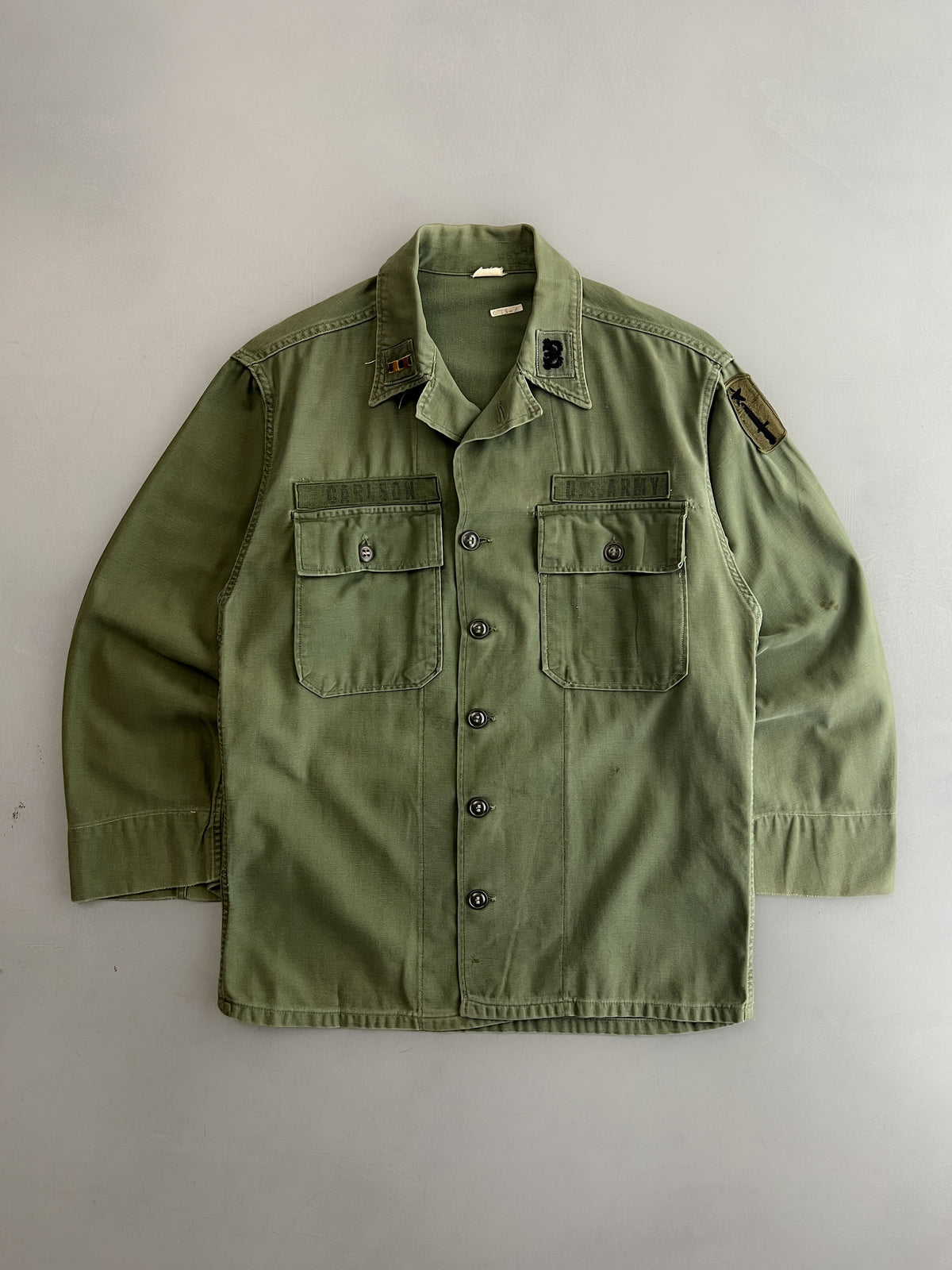 1960’s U.S. Army OG-107 Utility Shirt w 196th Infantry Brigade [M/L]
