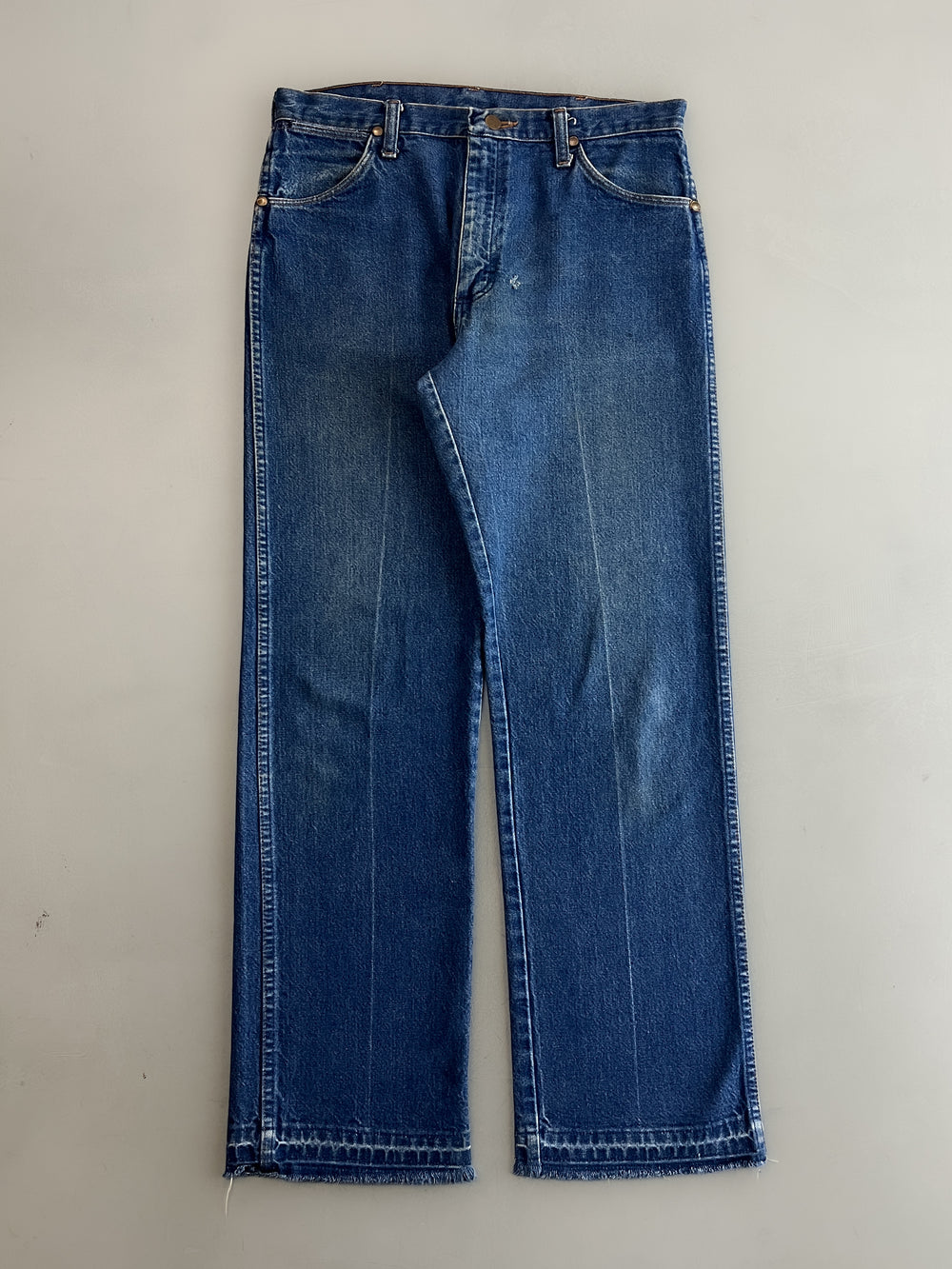 Made in USA Wrangler 13MWZ's [31"]