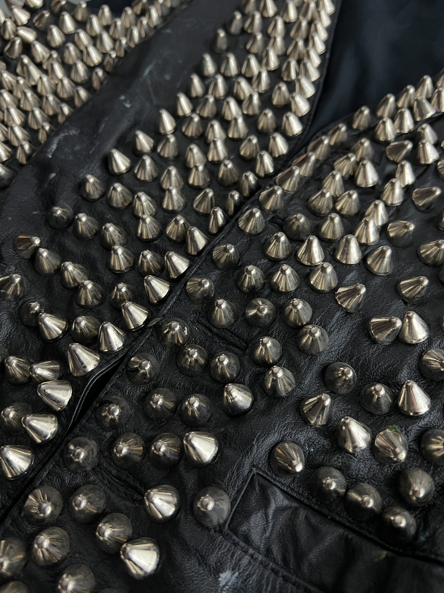 Very Studded Leather Waistcoat [M]