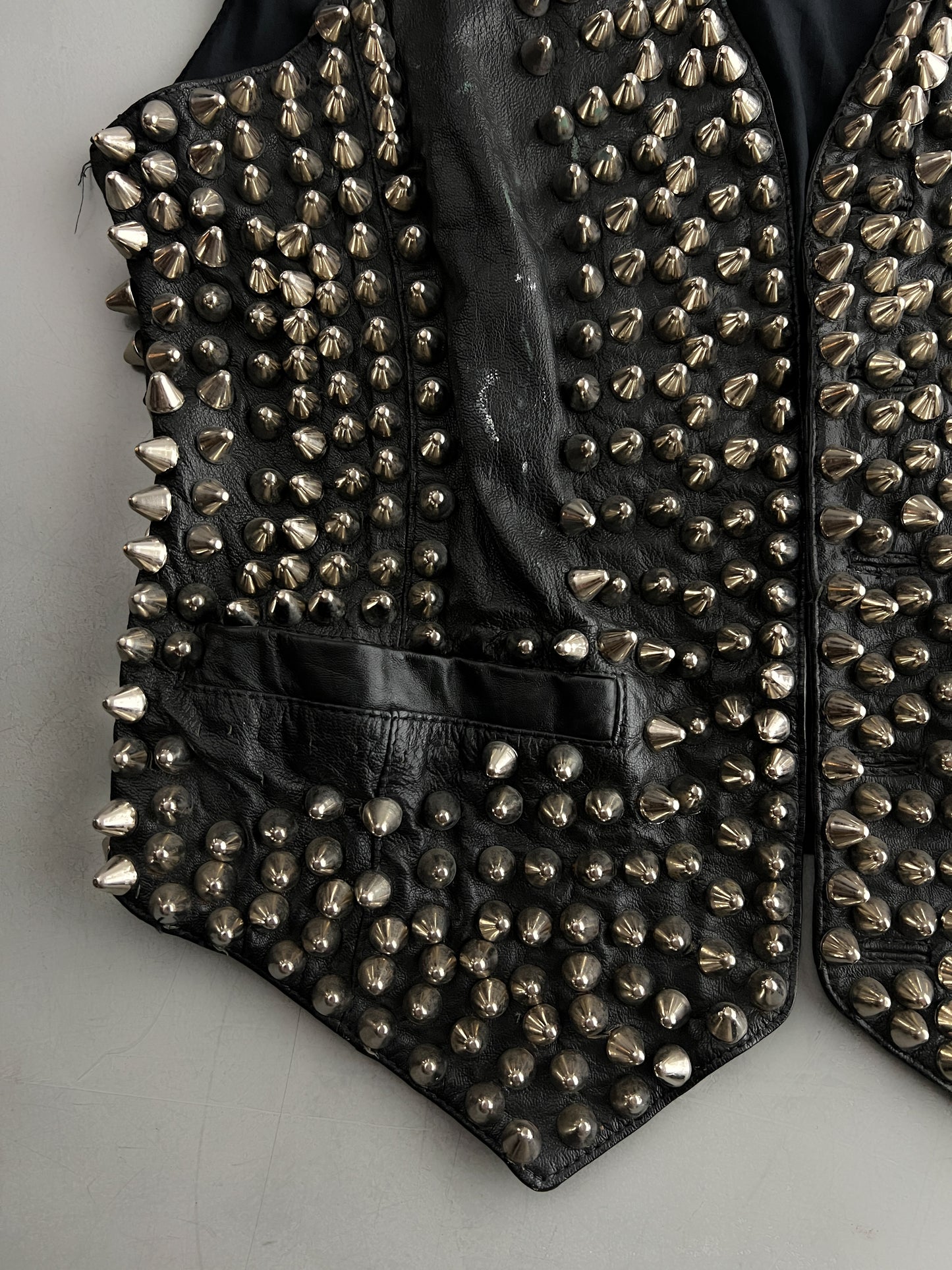 Very Studded Leather Waistcoat [M]