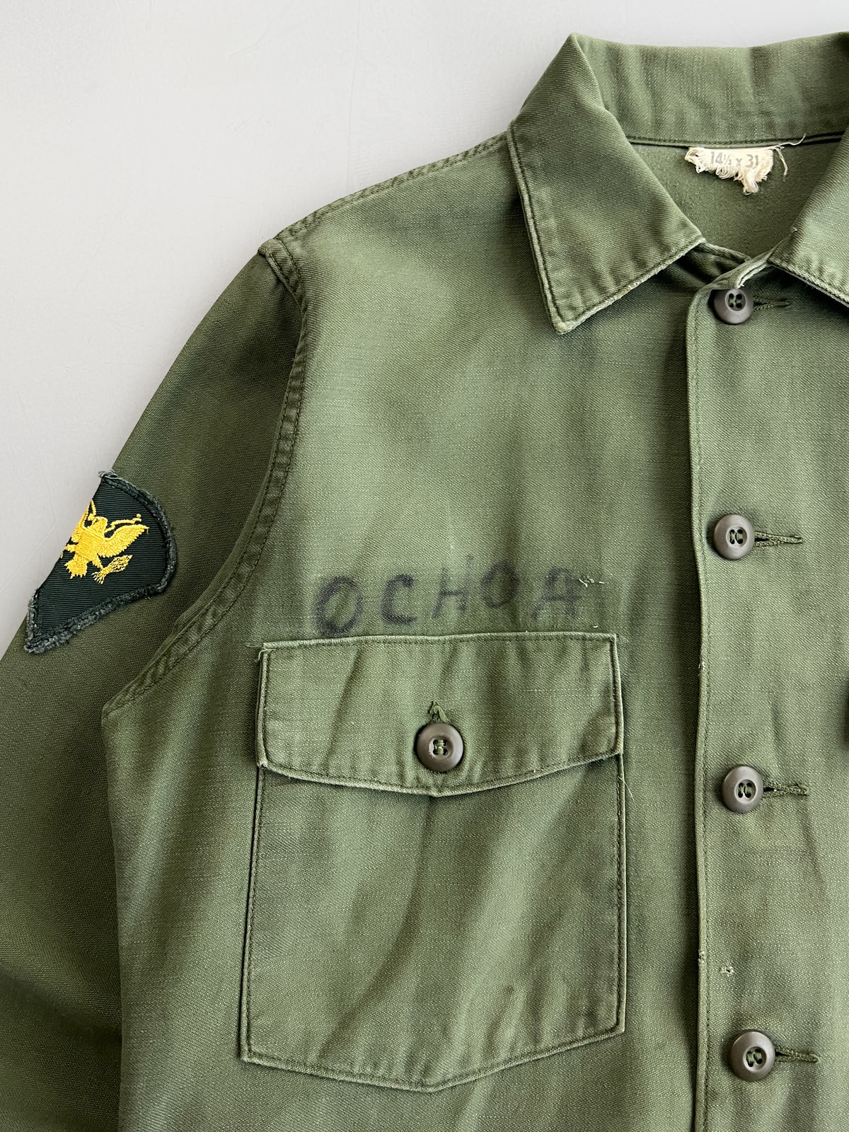 1960s U.S. Army OG-107 Utility Shirt w 196th Infantry Brigade
[M]
