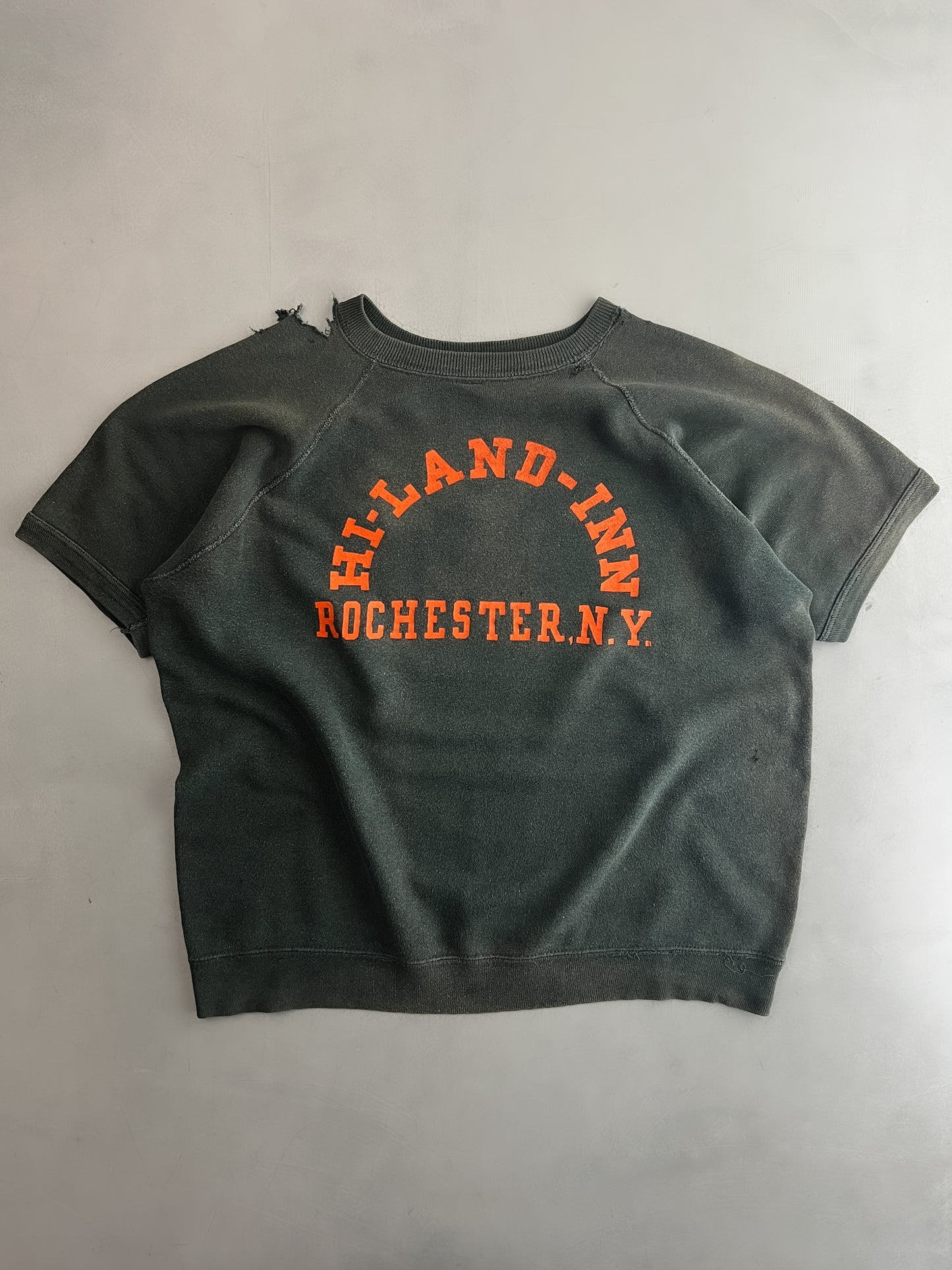 1960’s Champion Blue Bar Hi-Land-Inn Short Sleeve Sweatshirt [XL]