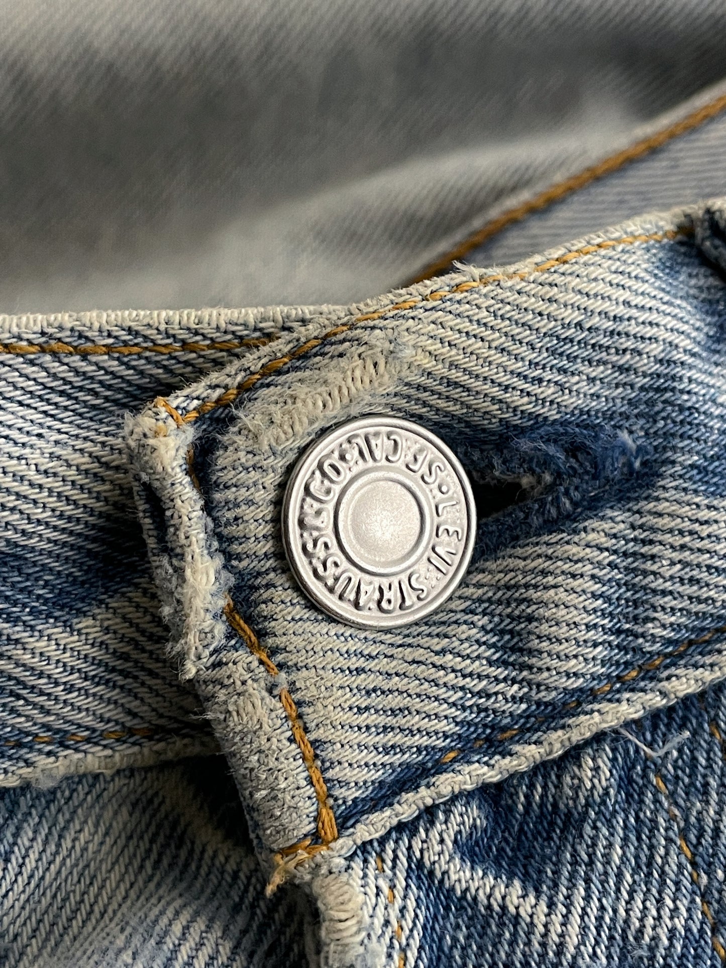 Made in USA Levi's 501's [32"]