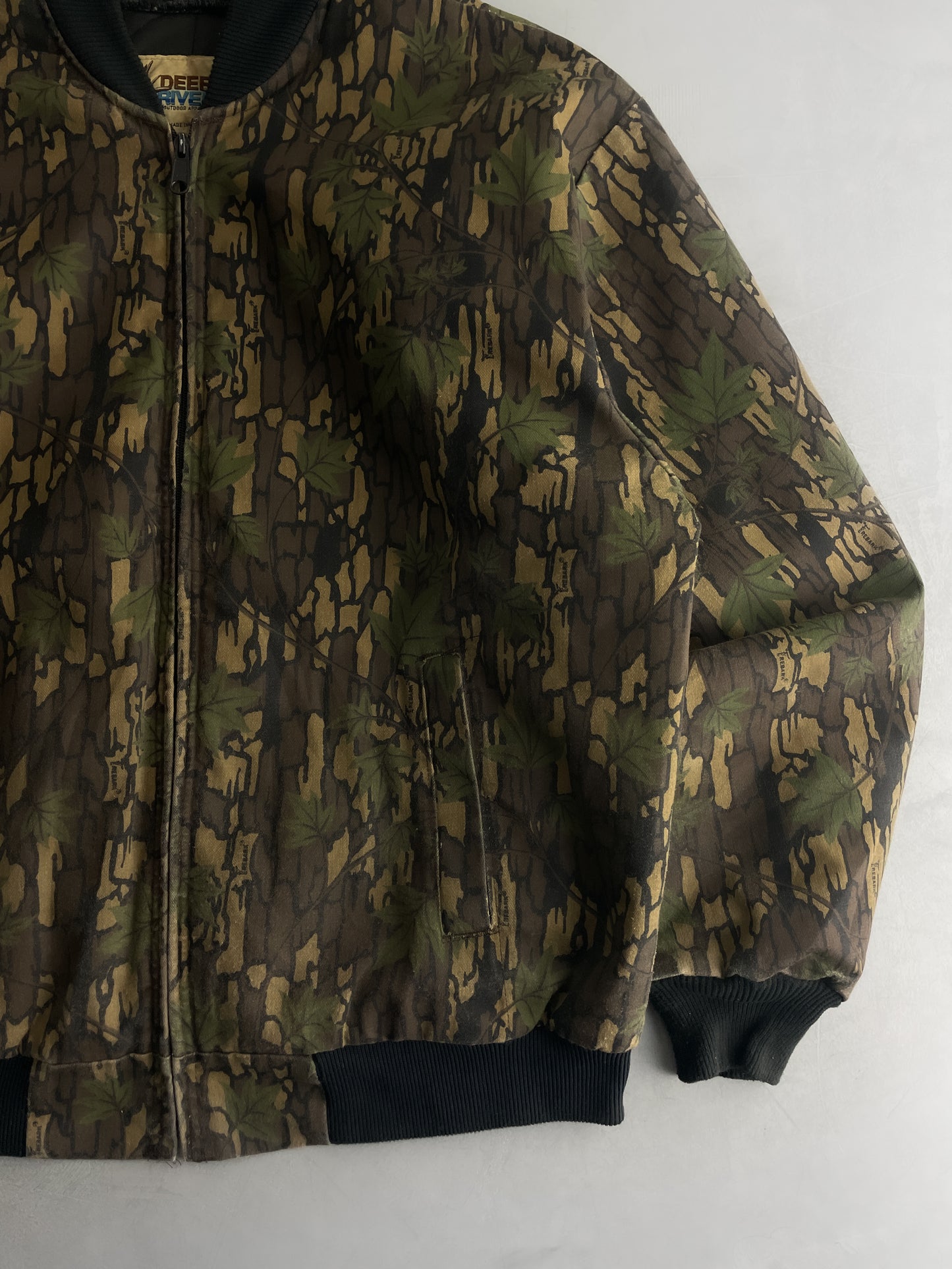 Deep River Camo Hunting Jacket [XL]