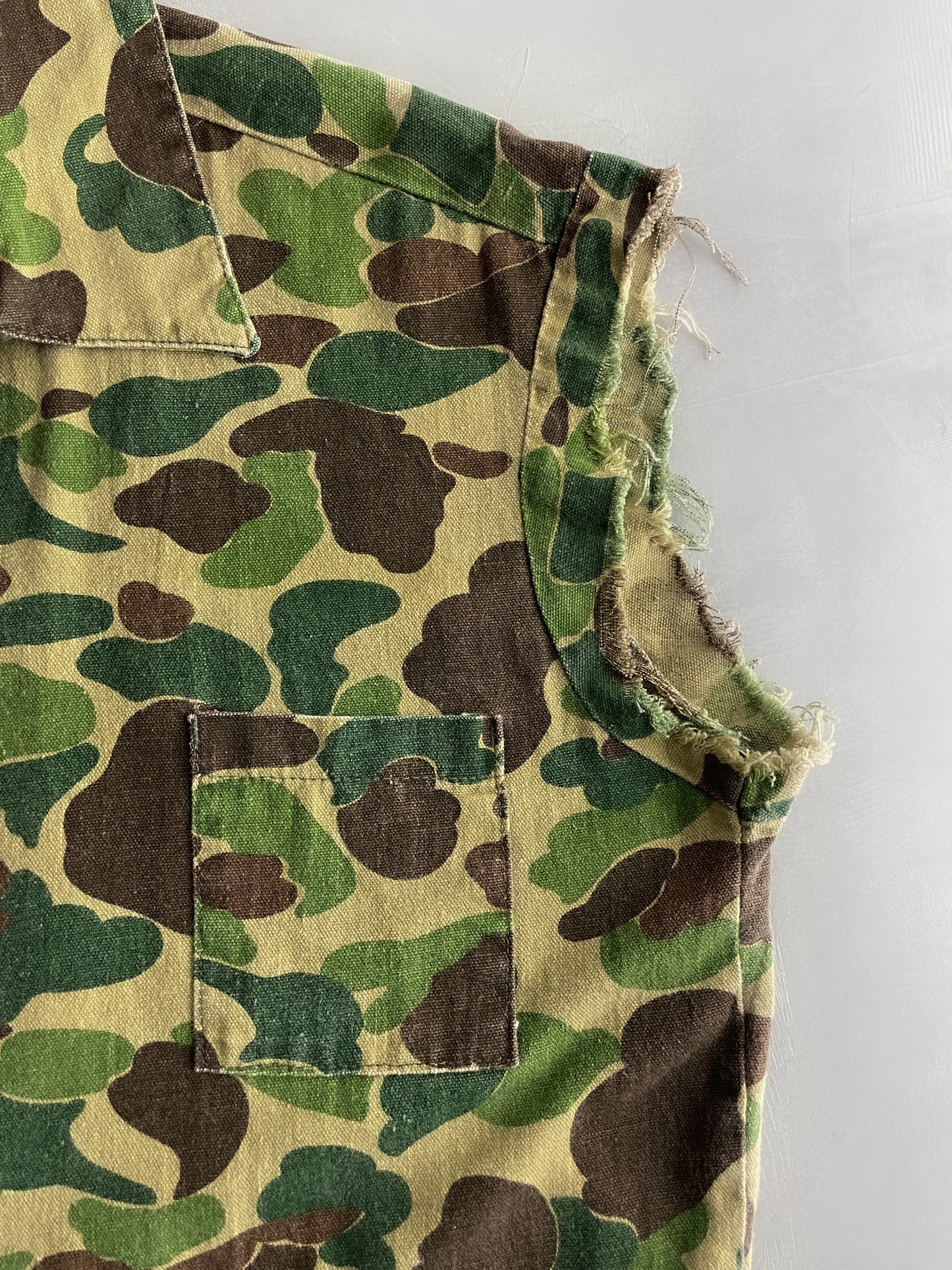 Duck Camo Cut-Off Vest [XL]