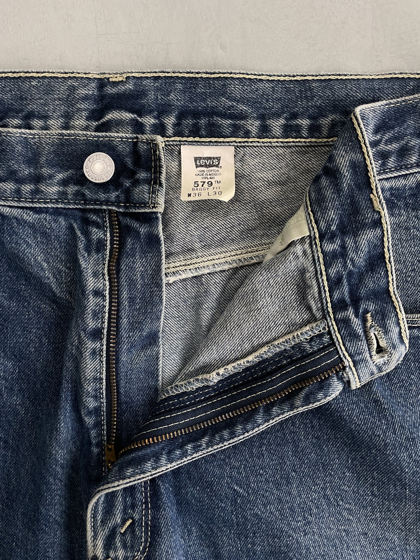 Levi's 579 Baggy Fit Jorts [36"]