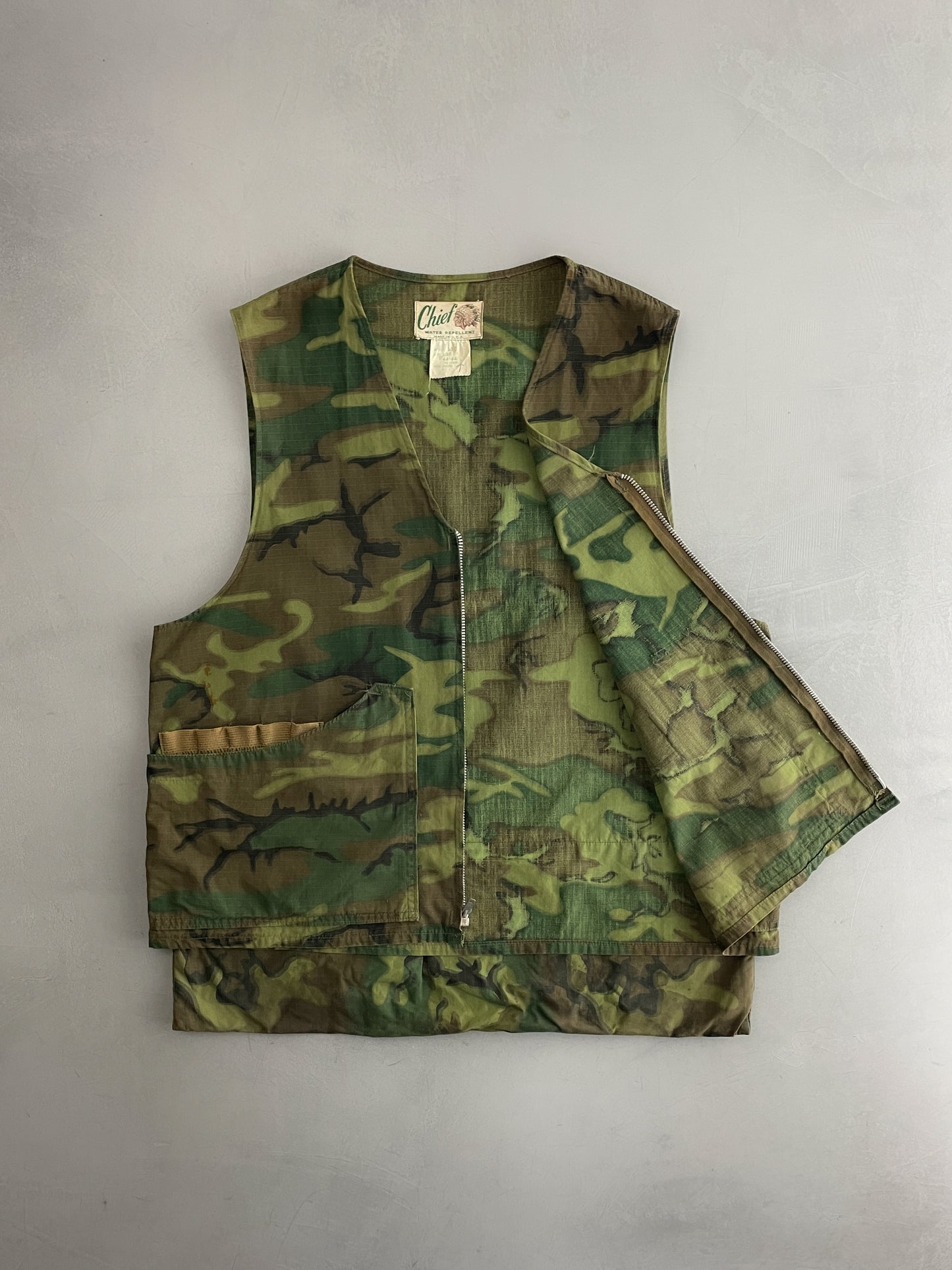 Chief Camo Hunting Vest [L]