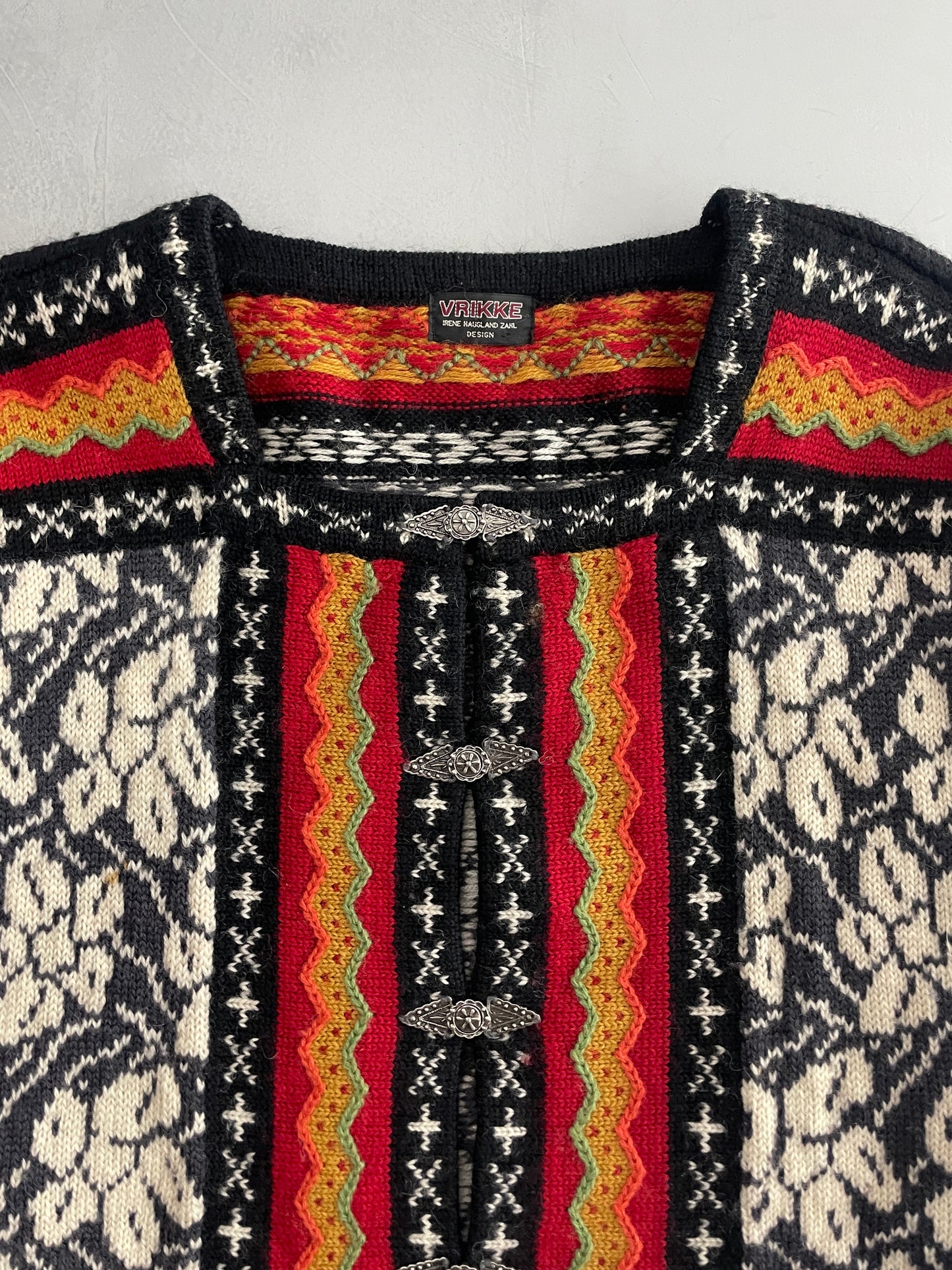 Vrikke Scandinavian Cardigan [L/XL]