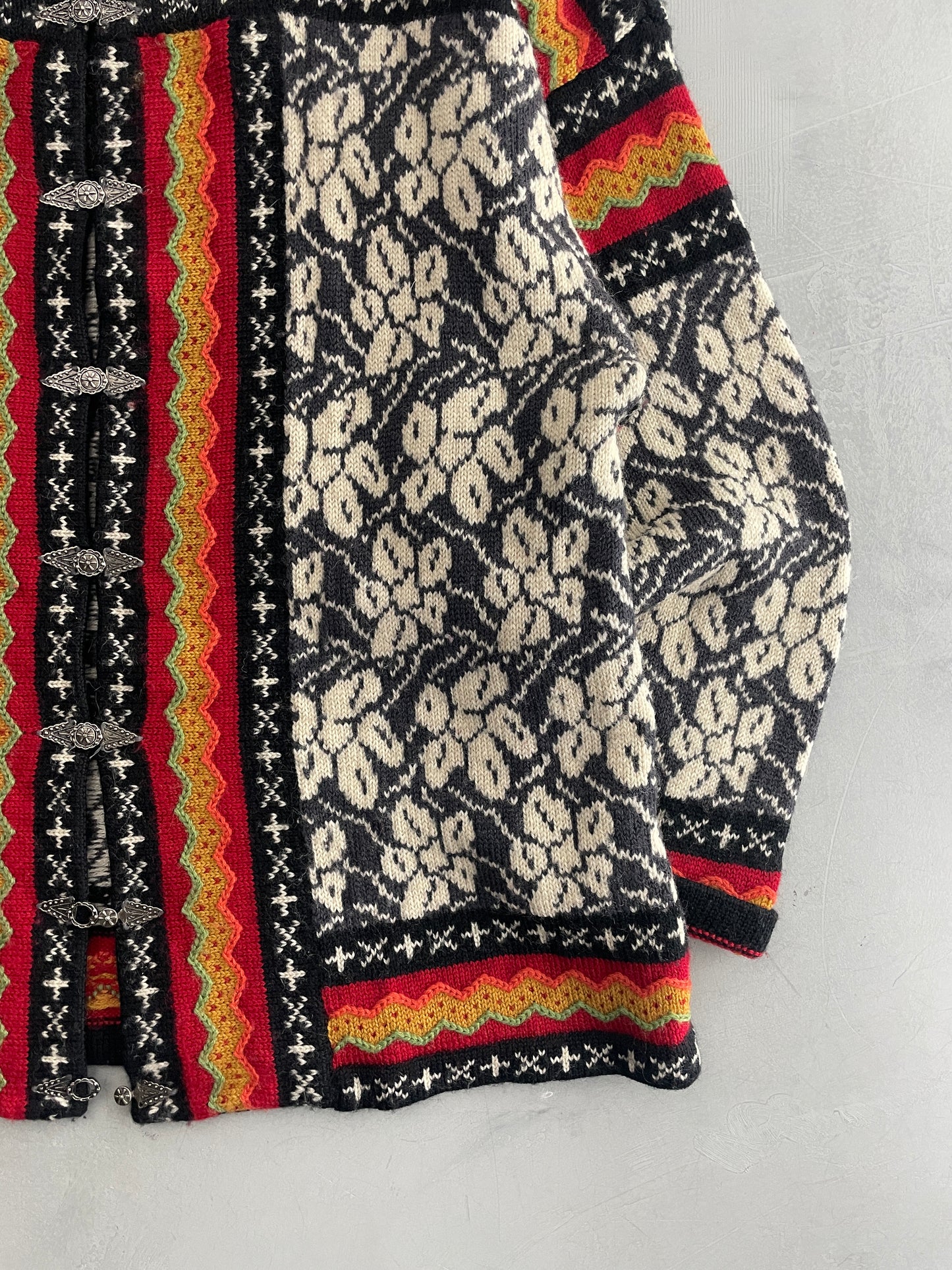 Vrikke Scandinavian Cardigan [L/XL]