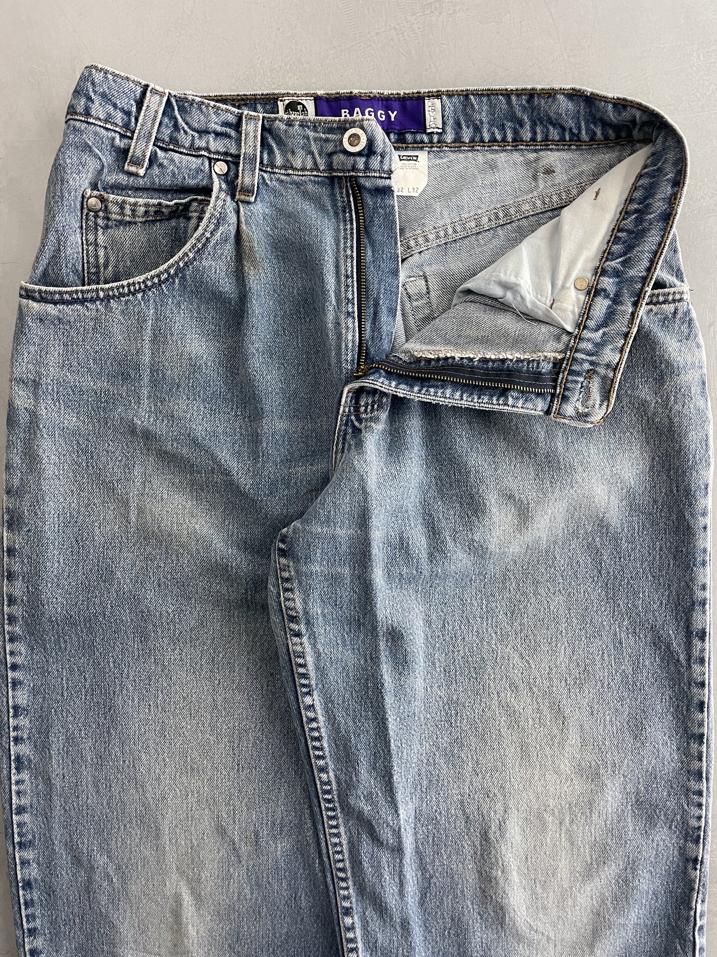 90's Levi's Silver Tabs 'Baggy'  [32"]