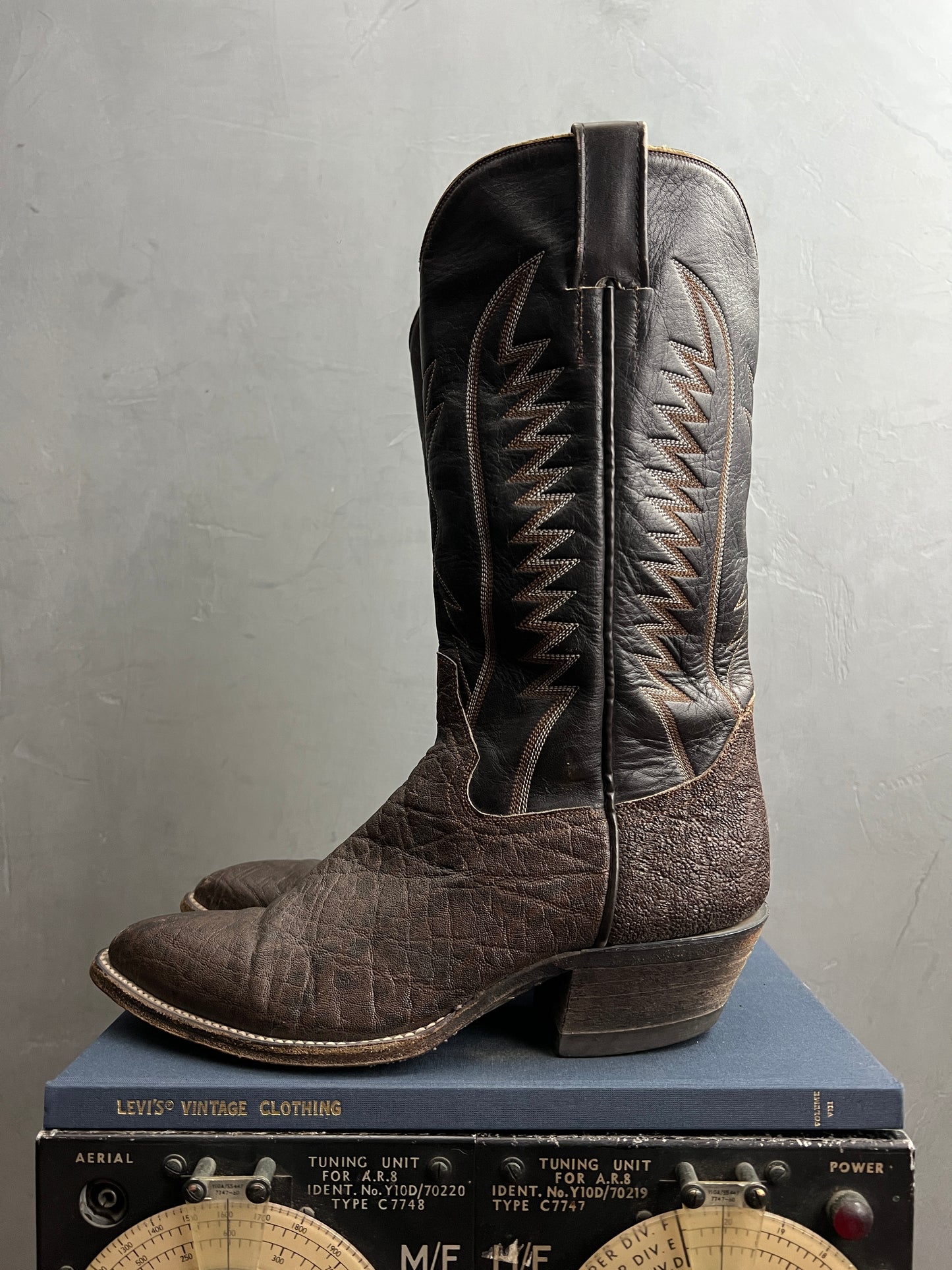 J's 2-Tone Western Boots [7.5]
