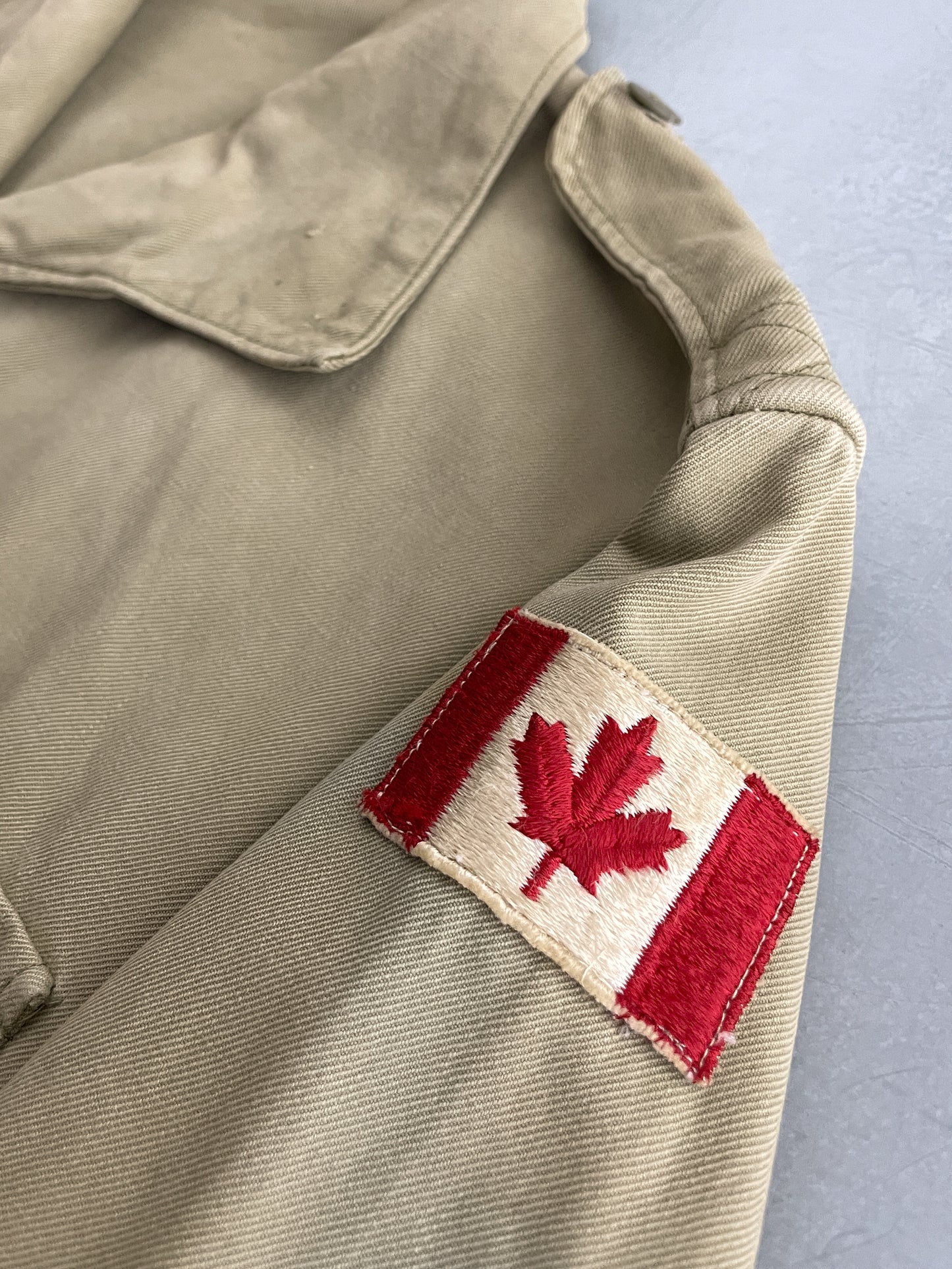 Canada Army Shirt [M/L]